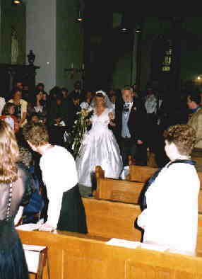 Einzug in die Kirche (Braut mit Brautvater)